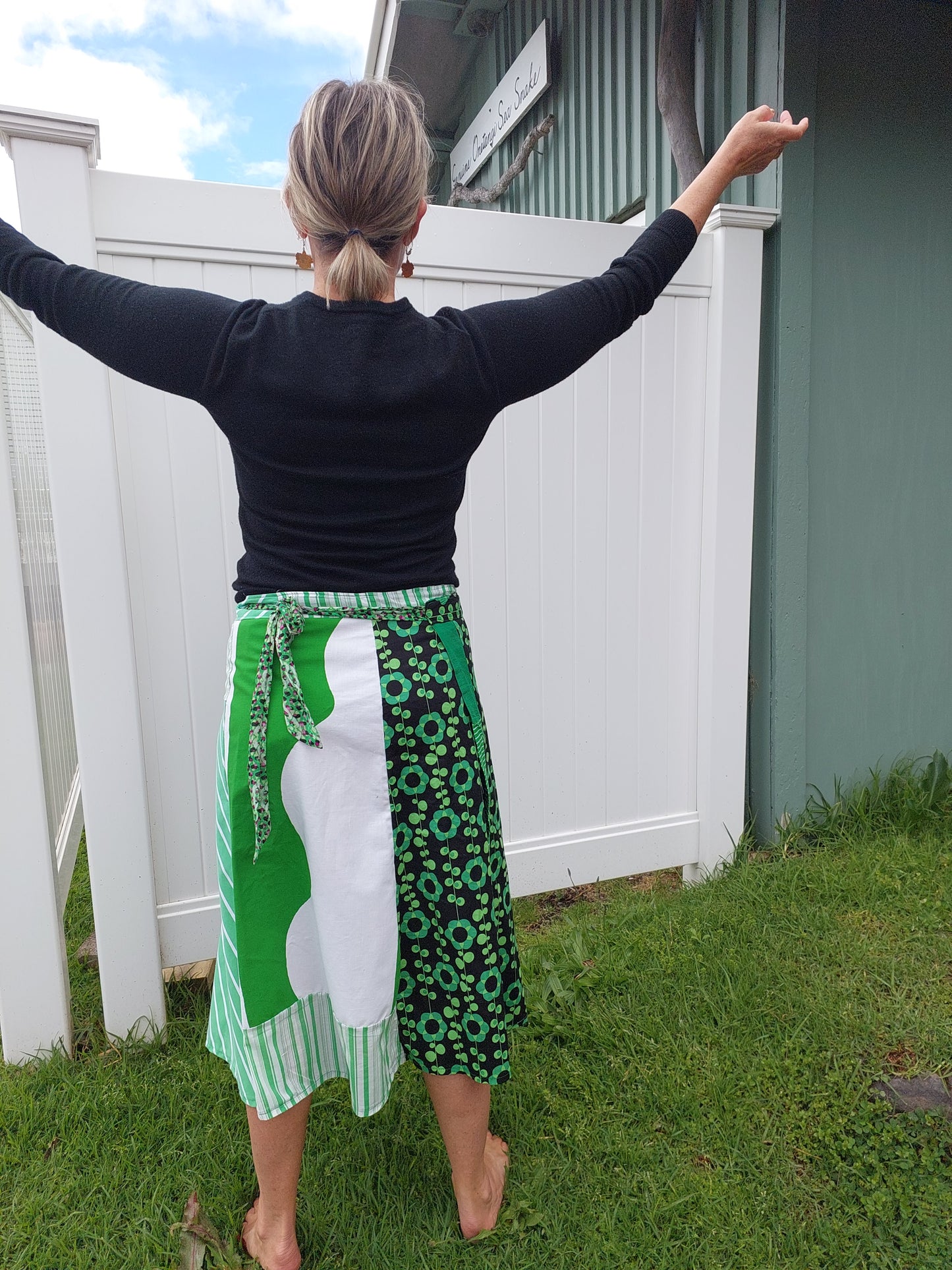 LONG wrap skirt Green and black