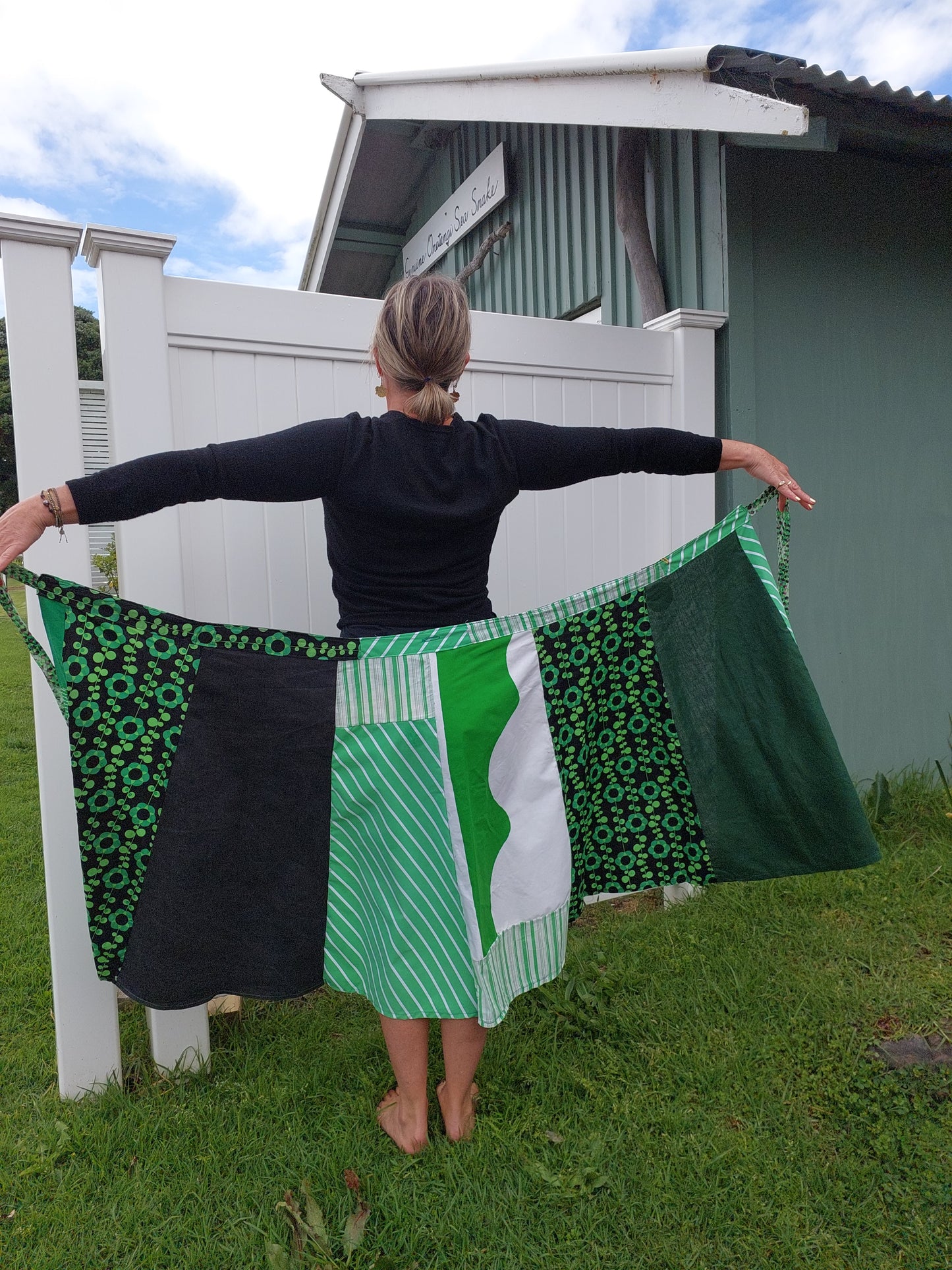 LONG wrap skirt Green and black