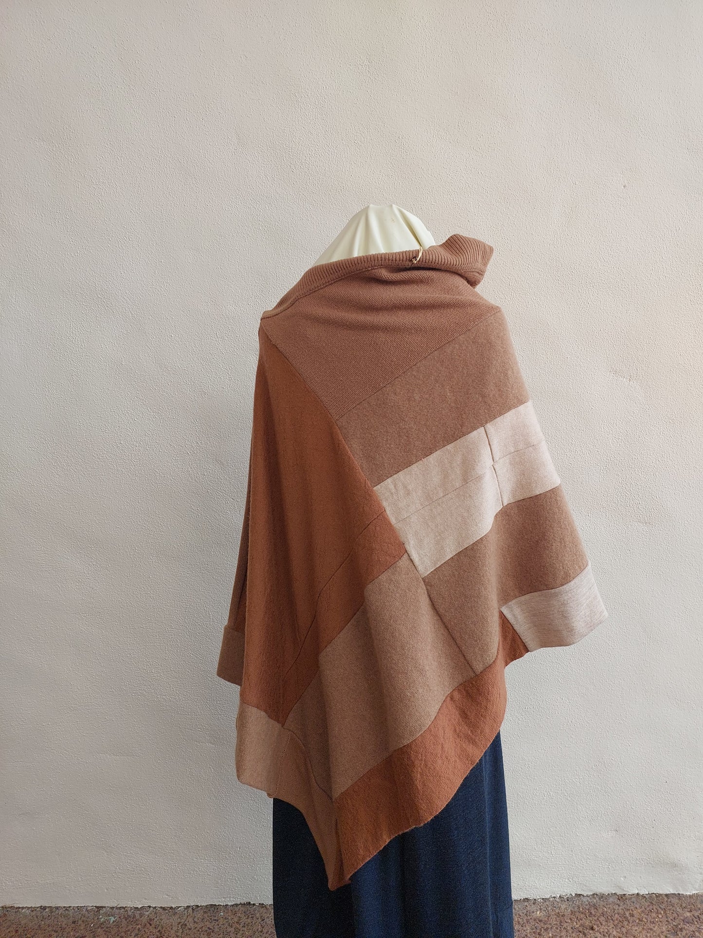 Caramel cream-LIMITED COLOUR merino poncho
