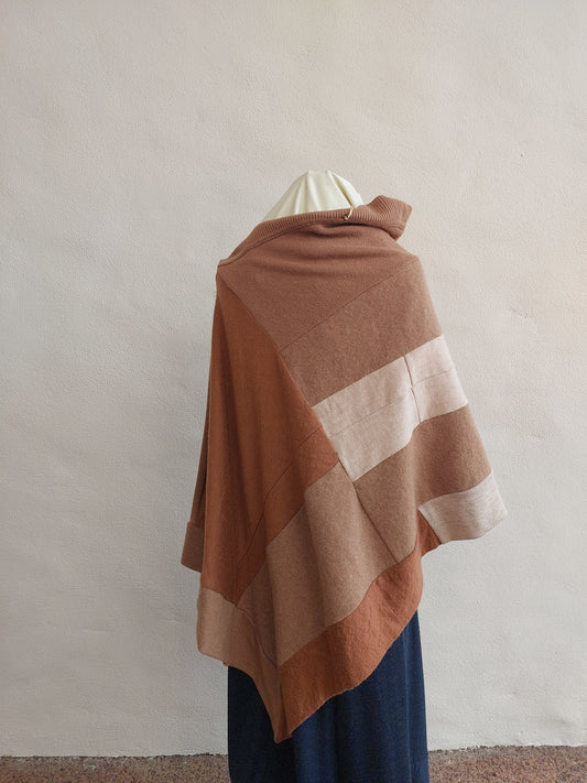 Caramel cream-LIMITED COLOUR merino poncho