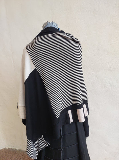 LIMITED COLOUR poncho Blk/ Cream stripe